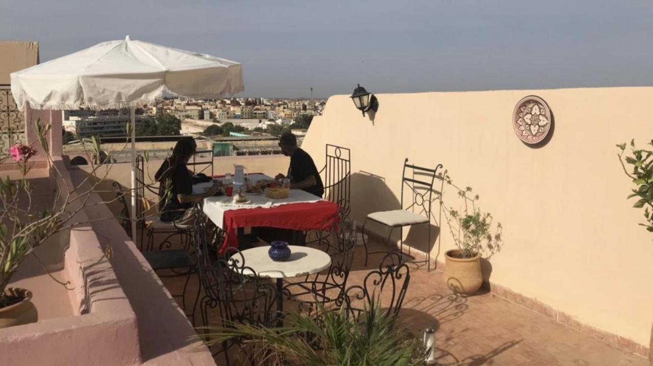 Riad Felloussia Meknes Luaran gambar